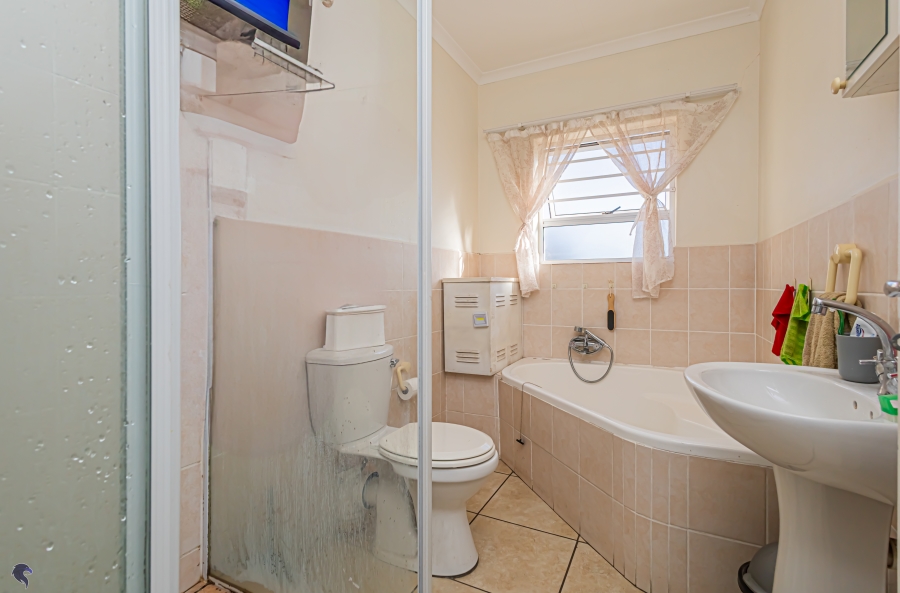 4 Bedroom Property for Sale in Country Club Western Cape